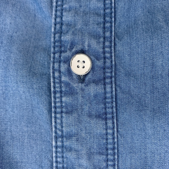 Athleta Bootjack Chambray Split Back Button-down M - Picture 6 of 10